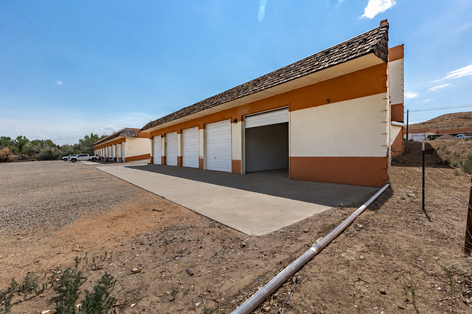 Building C — 5 bay doors